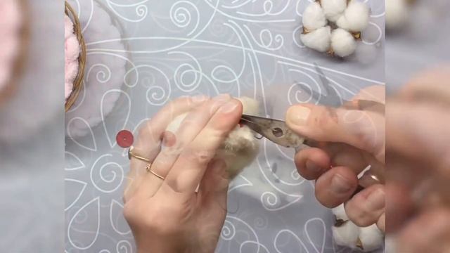 Крепим ножки игрушки на шплинт. смотреть онлайн