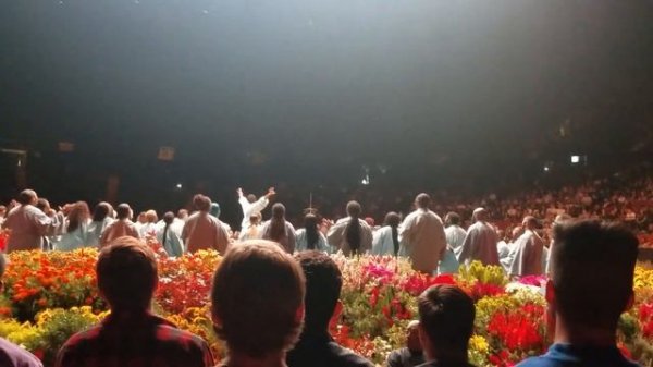 Kanye West Sunday Service Jesus is King (Live) at The Forum 2019