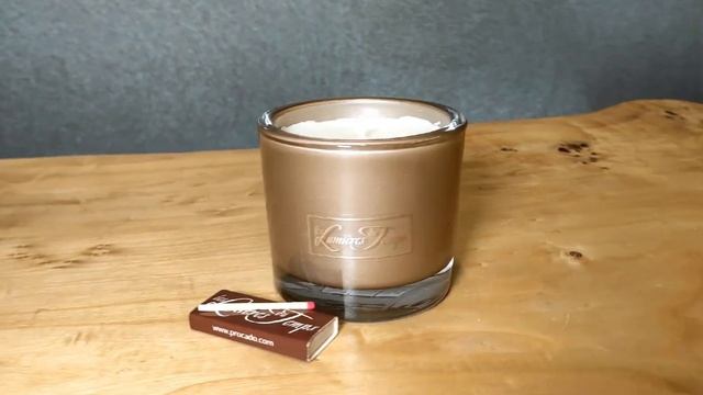 настоящая французская свеча из воска в красивом стекле с аромамаслами бренда Люмьер, коллекция Люкс смотреть онлайн