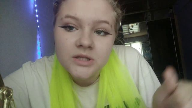 Делаю макияж с новым тоном с блёстками/Как вы думаете получиться ли у меня сделать макияж? смотреть онлайн