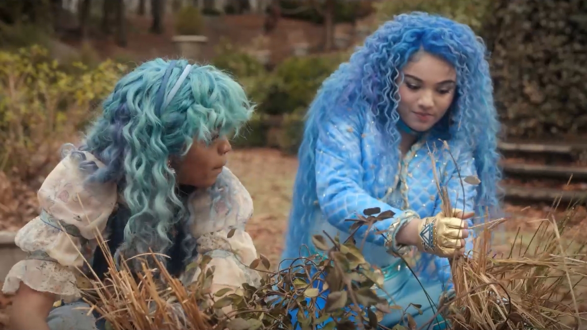 Get Your Hands Dirty - Descendants The Rise Of Red смотреть онлайн