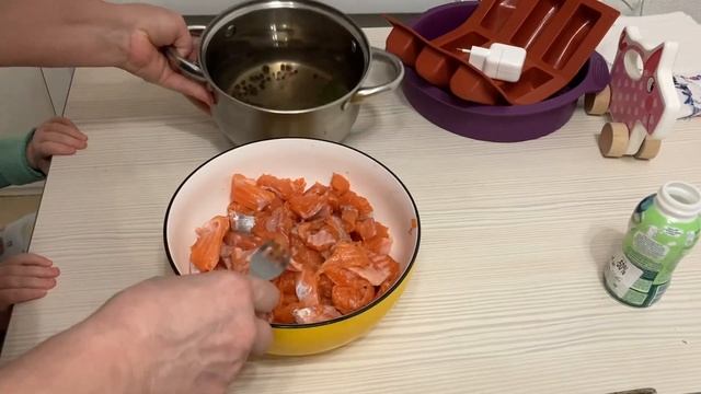 Как засолить красную рыбу в рассоле в домашних условиях - вкусно и быстро смотреть онлайн