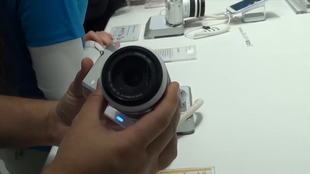 CES 2013: Manos en la Samsung NX300 смотреть онлайн