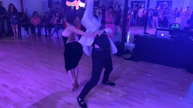 Salsa Elegante Nery Garcia & Jessica Quiles… Sooo Smooth!! смотреть онлайн
