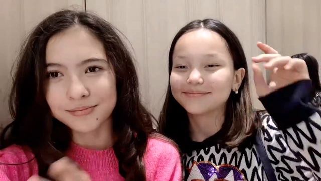 ПОДБИРАЕМ ДРУГ ДРУГУ ОДЕЖДУ/ВЫБИРИАЕМ ЛУКИ /АРУЖАН И ЛАУРА/АХАХ