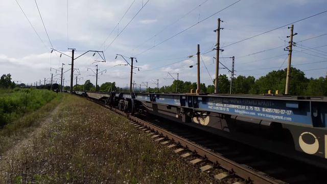 Электровоз 3ЭС5К-227 "Ермак" с грузовым поездом. смотреть онлайн