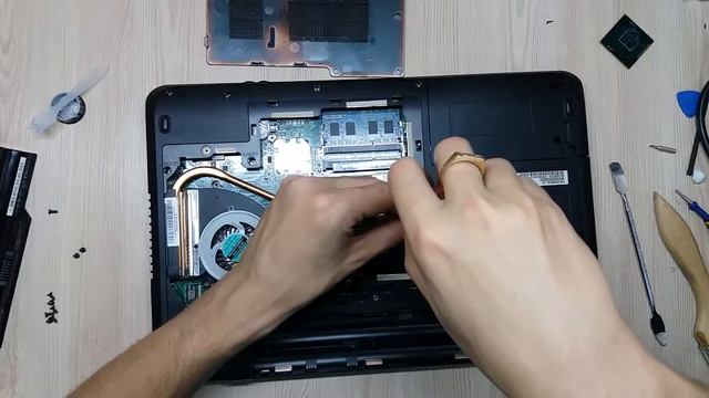Как поменять процесор fujitsu AH512 смотреть онлайн