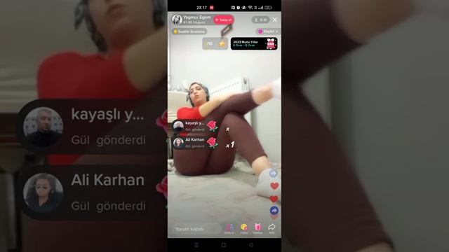 Tik Tok Türbanli Kızdan Süper Yayın İzle смотреть онлайн
