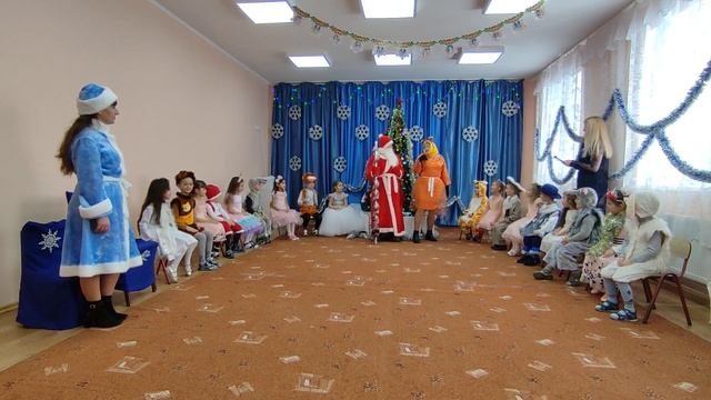 Новогодний утренник в старшей группе детского сада "Искорки" смотреть онлайн