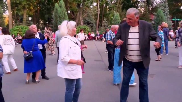 ТОЛИ БЛИЗКО ЛИ ИЛЬ ДАЛЕКО ЛИ! ТАНЦЫ ХАРЬКОВ СЧАСТЛИВЫЕ МОМЕНТЫ смотреть онлайн