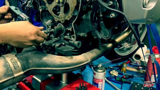 BMW R1200RT 2005 Clutch And Seals Maintenance