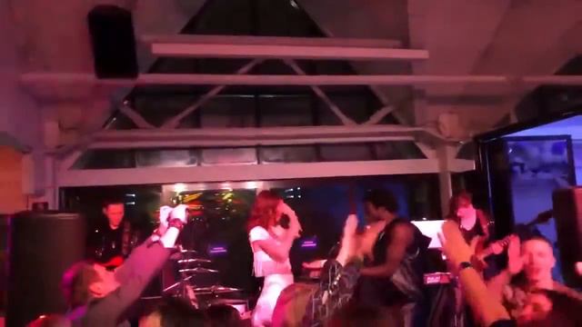 DANCE MACHINE смотреть онлайн