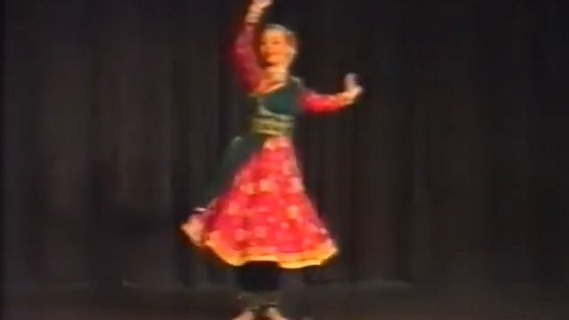 Элеонора Петрова. Катхак. Тривени КалаСангам.Нью Дели.Тал Джаптал. 1996г. смотреть онлайн