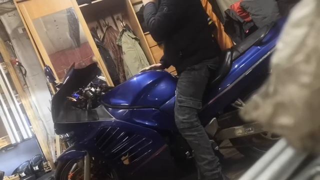 Первый запуск suzuki rf400 смотреть онлайн