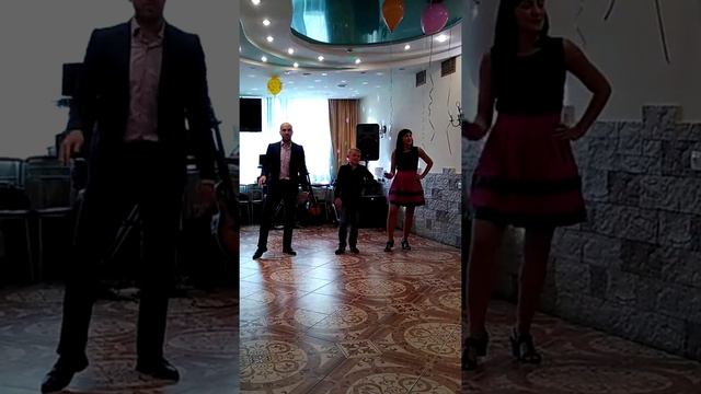 Поздравление БАБУШКЕ от внуков,юбилей 80 лет смотреть онлайн