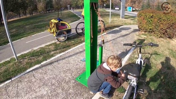 Манкиту нашли необычный аттракцион с машиной / amazing attraction with car