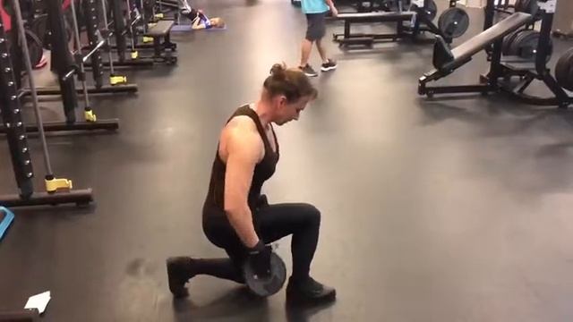 Выпады на месте на квадрицепс смотреть онлайн