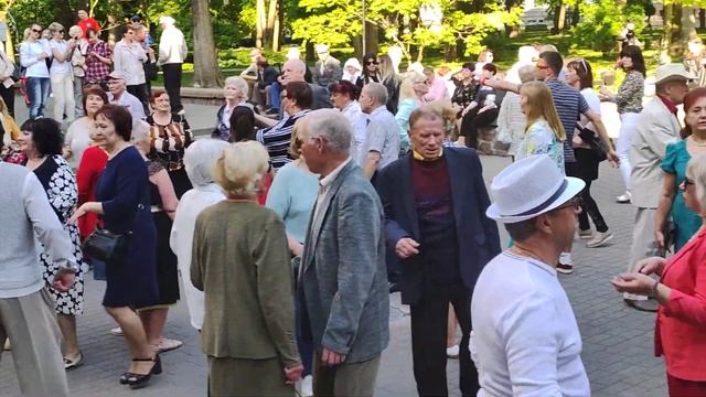 Два крыла.........14.05.23 Гомель парк Луначарского ? смотреть онлайн