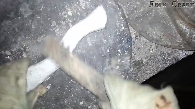 Такого топора вы точно еще не видели. Я его сварил а затем отлил! смотреть онлайн