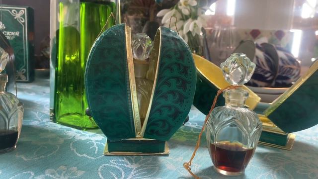 Винтажные духи Каменный цветок 1955г. Часть I смотреть онлайн