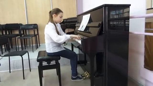 Открытый урок по фортепиано с Коломиец Настей , 5 класс смотреть онлайн