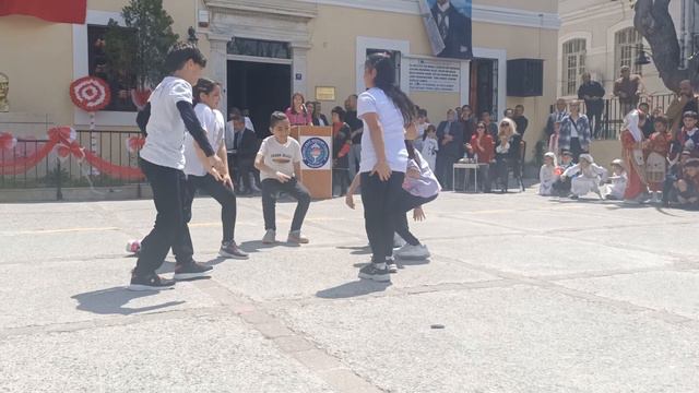 3.Sinif Mahmut Esat Bozkurt İngilizce Grubu смотреть онлайн