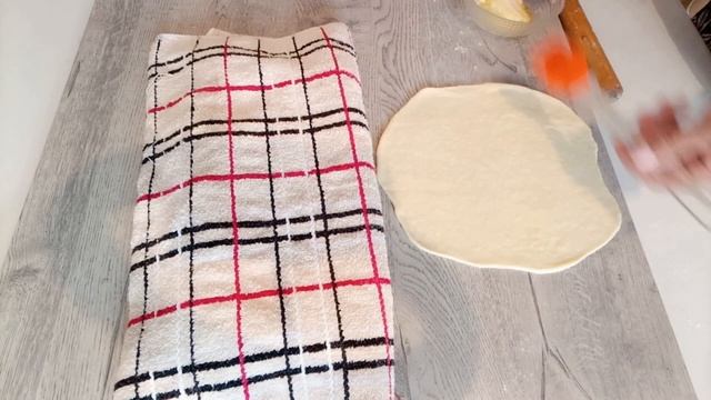 Хлеб такой вкусный, что Я готовлю их 3 раза в неделю и хочу есть каждый день! Рецепт моей бабушки! смотреть онлайн