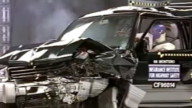 1996 Mitsubishi Montero Moderate Overlap IIHS Crash Test