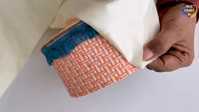 Cardboard Roll से #Storage #Organizer बनाने का आसान तरीका | LIPPAN ART | Easy Way To Make Storage смотреть онлайн