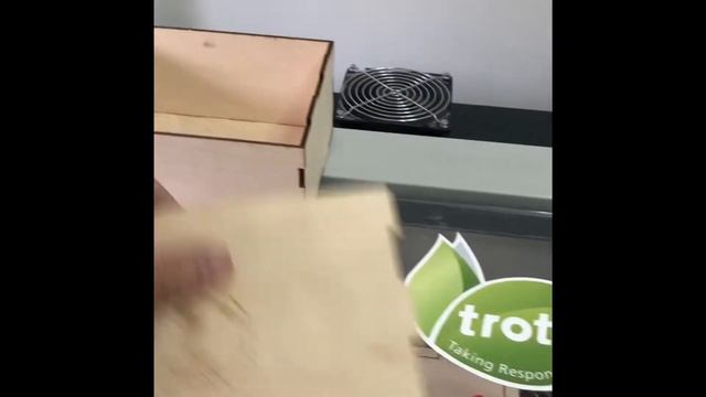 Лазерная резка и гравировка фанеры. Изготовление коробок на Trotec Speedy 100 R смотреть онлайн