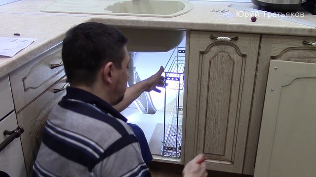Как сделать место для хранения моющих средств на кухне?! Все о мебели. Часть 1. смотреть онлайн