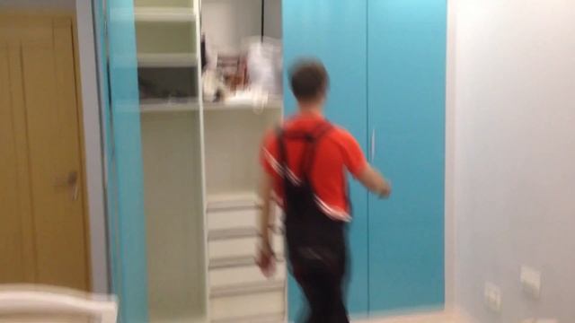 Шкаф-купе в спальню. МДФ покраска. Складная система Hettich Wing Line. смотреть онлайн