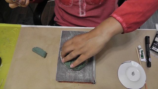 Интерьерная композиция из сухоцветов на старой книге смотреть онлайн