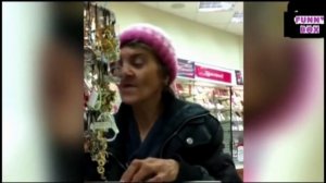 Бабка в салоне сотовой связи
