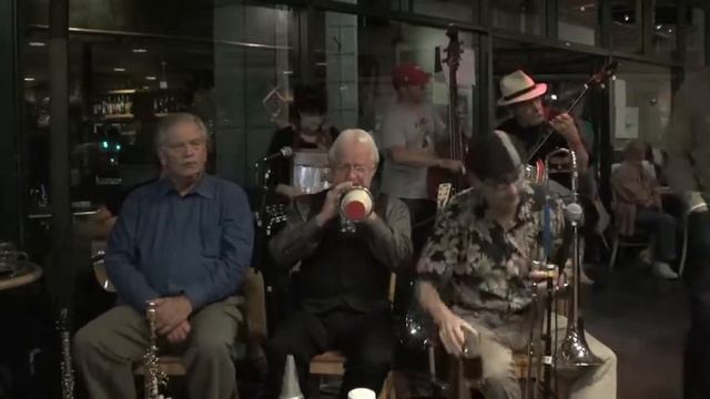 Clint Baker's Cafe Borrone All Stars "Should I Reveal" смотреть онлайн