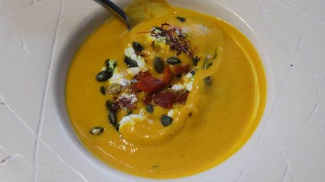 Гарбузовий крем-суп з печеним перцем