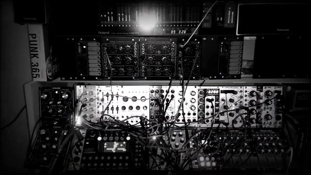 Eurorack Jam XI : Cables For Clouds (Eloquencer, E340, Wogglebug, Z3000, Tempi, WMD, Clouds) смотреть онлайн