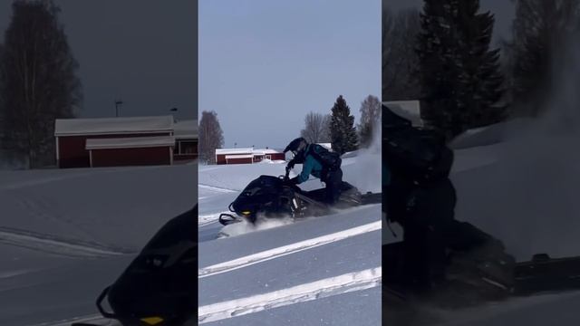 Lynx Shredder RE3700 Turbo-R @LynxSnowmobiles #lynxsnowmobiles #wearelynx #snowmobile #shredder смотреть онлайн