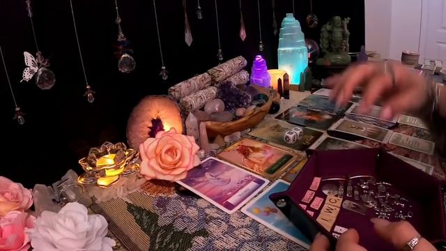 What Are Their Current Feelings About You? ? Pick a Card Tarot Oracle Charms Messages ? Timeless смотреть онлайн