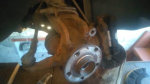 Замена  переднего ступичного подшипника VW Touran