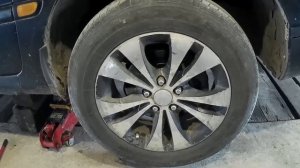 Стук в передней подвеске при езде по неровностям.