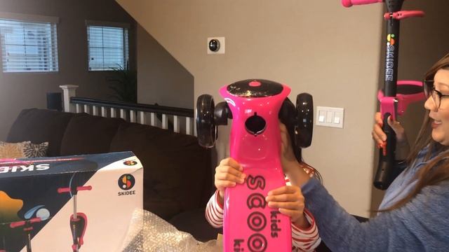 SCOOTER FOR KIDS | SKIDEE | UNBOXING & DEMO смотреть онлайн
