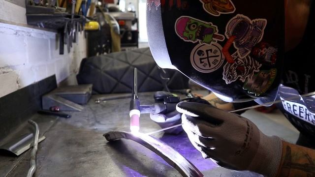 Обзор сварочного аппарата WEGA 205 AC/DC TIG PULSE START PRO смотреть онлайн