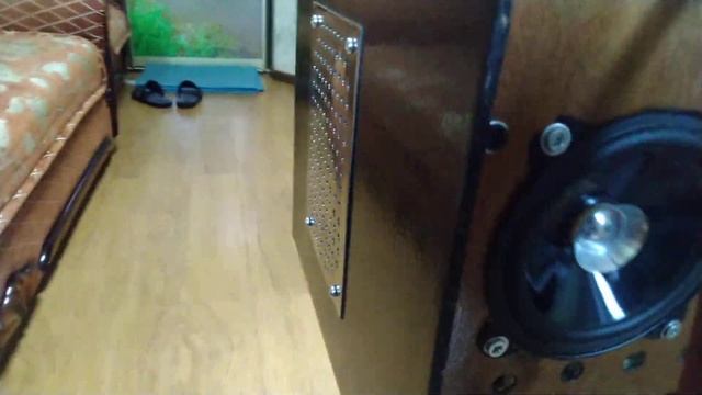 Ламповая радиола Ригонда 102. Часть 2. Добавляем БАС ! смотреть онлайн