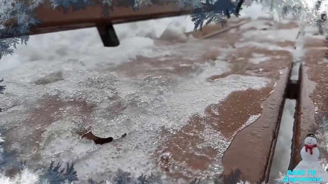 ⛄Лепим снеговика из❄️ снега.Детские забавы зимой. смотреть онлайн