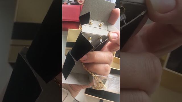 Подарок от компании Комплект украшений и часы 29422 смотреть онлайн