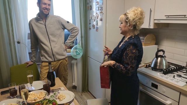 День рождения у Стаса смотреть онлайн