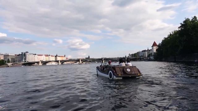 ЧЕХИЯ: Вечерняя Прага, катаемся на катамаране, романтический ужин | Часть 4 | VLOG смотреть онлайн