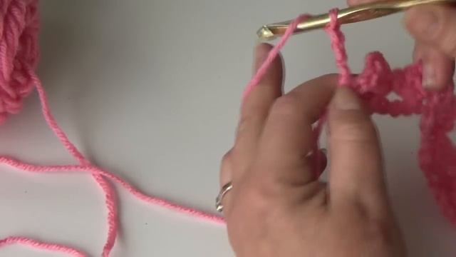 Stitch of the week (Tulip Stitch) Free Pattern at end of video - EASY смотреть онлайн