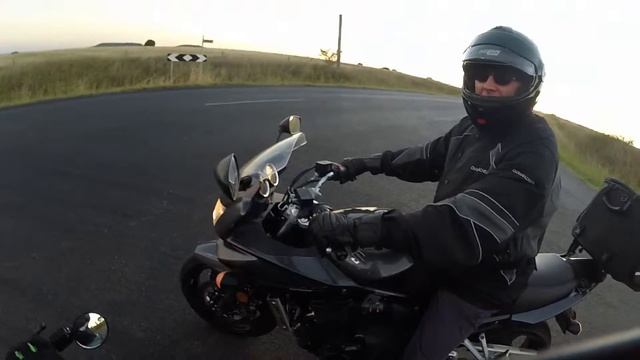 Ninja 1000 Vs Suzuki Bandit 1200 - Hump Day Ride смотреть онлайн